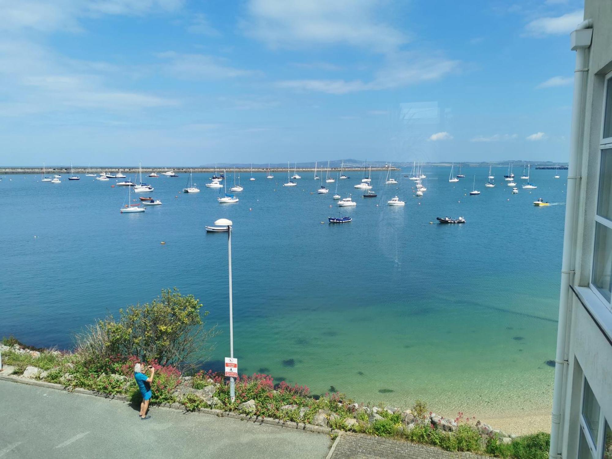 Marina Sea View Apt - Second Floor With Lift, Modern Holyhead Eksteriør bilde